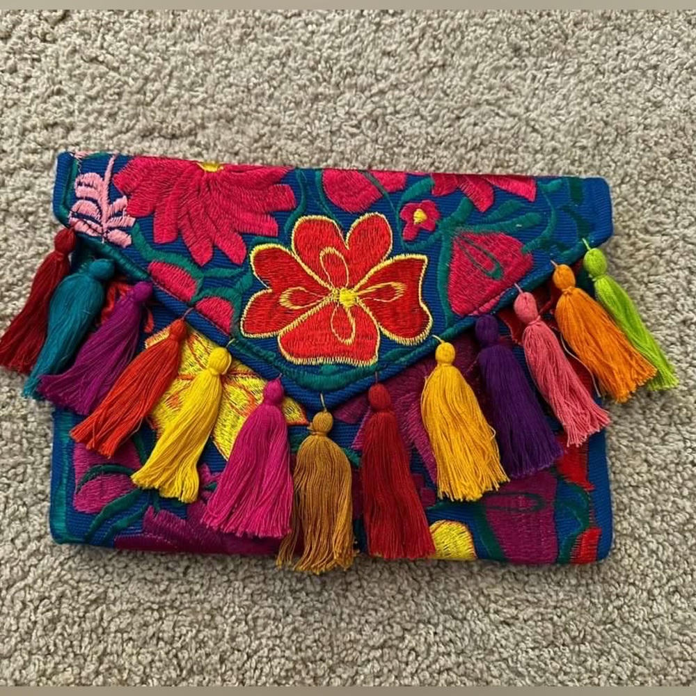 Multicolored embroidered clutch 💐